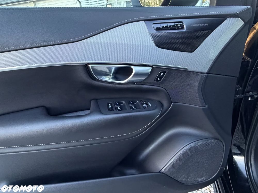 Volvo XC 90 - 30