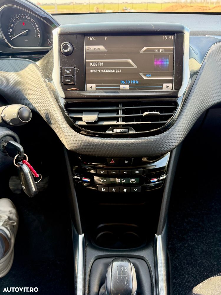 Peugeot 2008 82 VTI Allure - 33