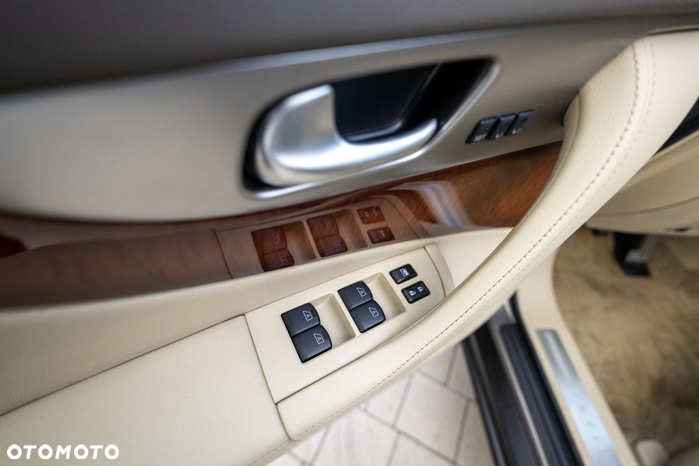 Infiniti Q70 3.0d S - 22