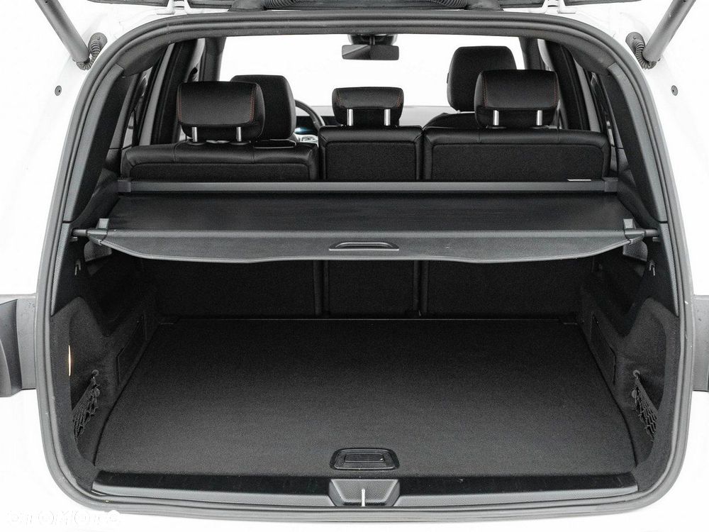 Mercedes-Benz GLB - 27