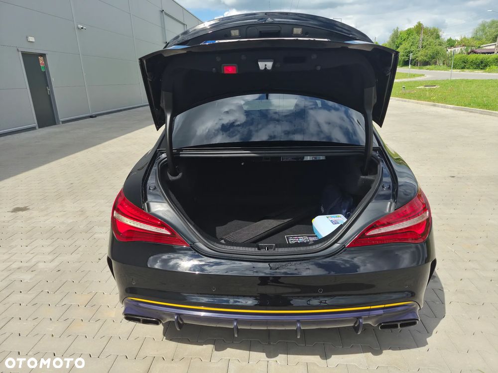 Mercedes-Benz CLA AMG 45 4Matic AMG Speedshift 7G-DCT Yellow Night Edition - 32