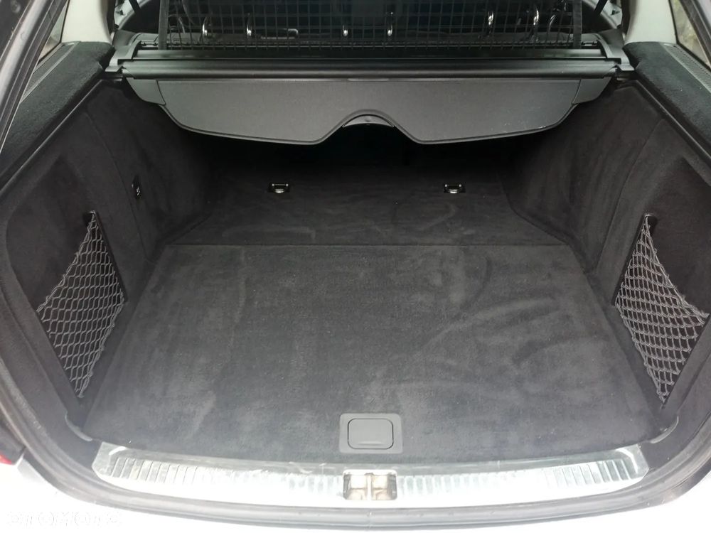 Mercedes-Benz Klasa C 180 T Kompressor Elegance Sport Edition - 19