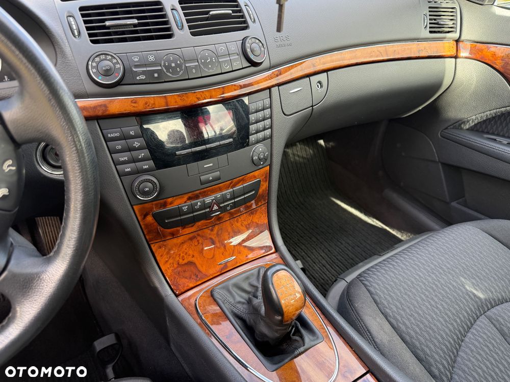 Mercedes-Benz Klasa E 220 CDI Elegance - 26
