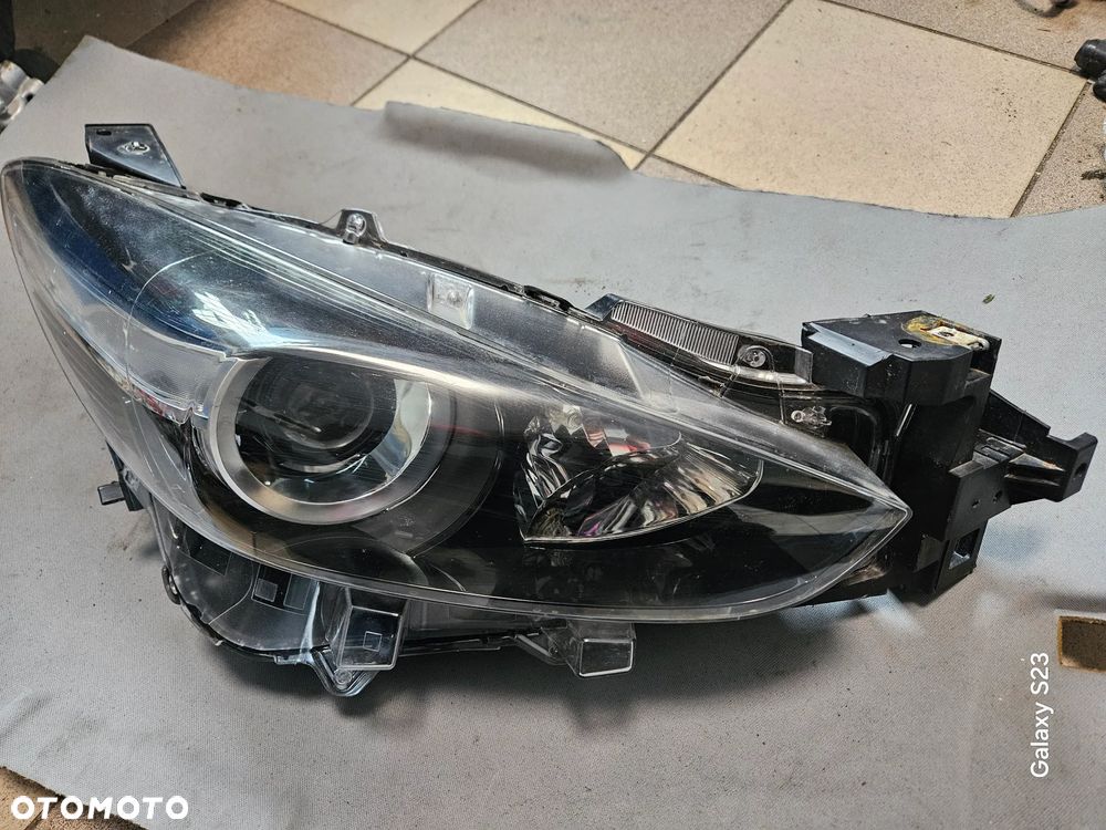 Lampa prawa przód przednia Mazda 3 III BM Lift 2017r Europa - 2