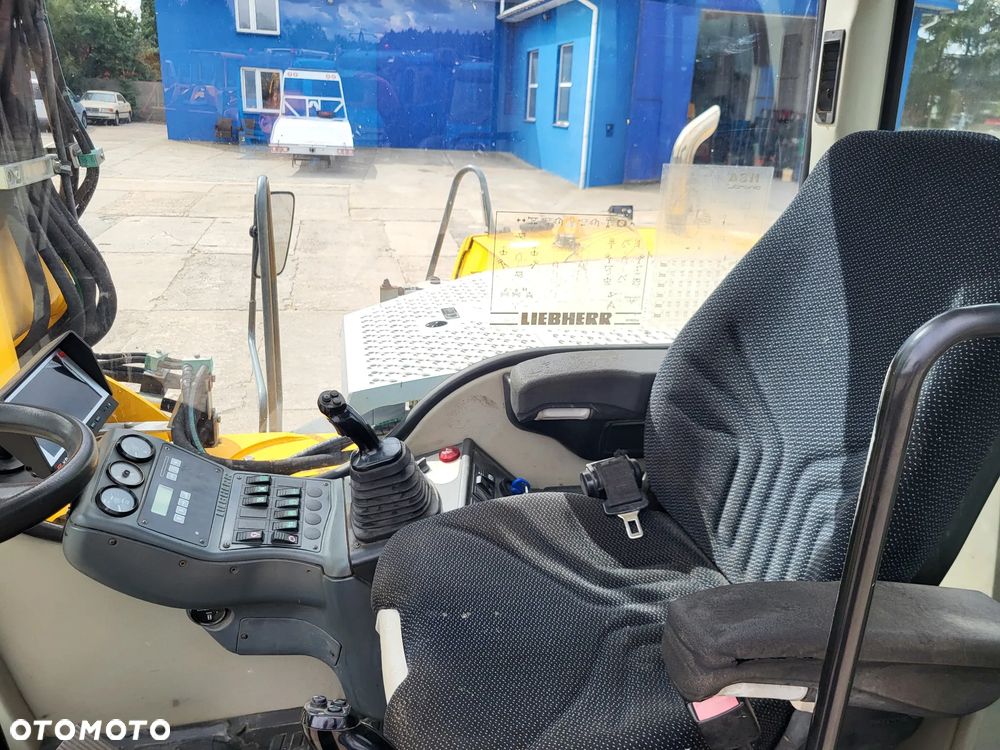 Liebherr A 311 spr z Niemiec - 11