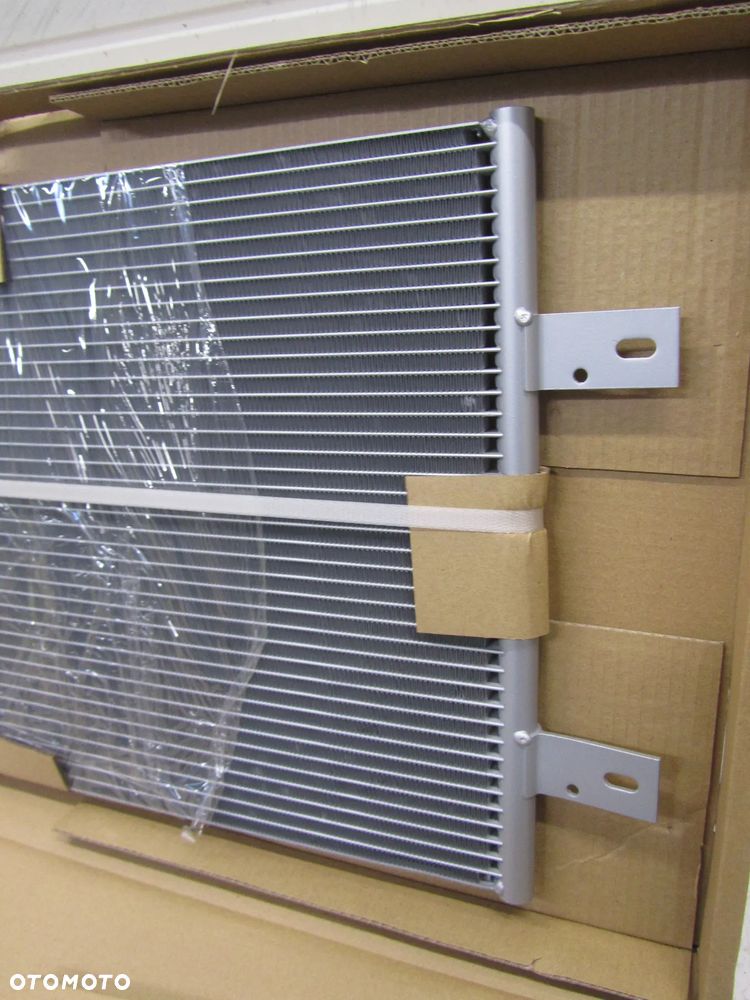 renault vivaro II chłodnica klimatyzacji  szeroka(nowa) - 2