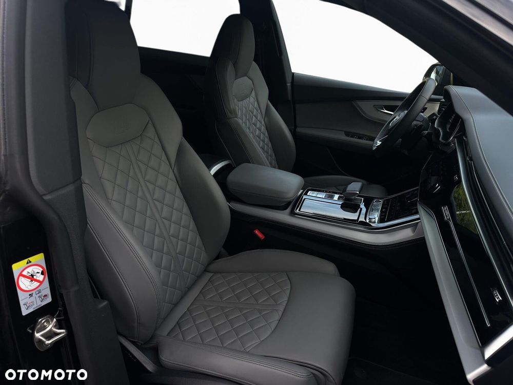 Audi Q8 - 30