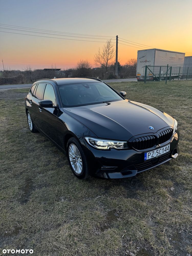 BMW Seria 3 320d Sport Line - 2