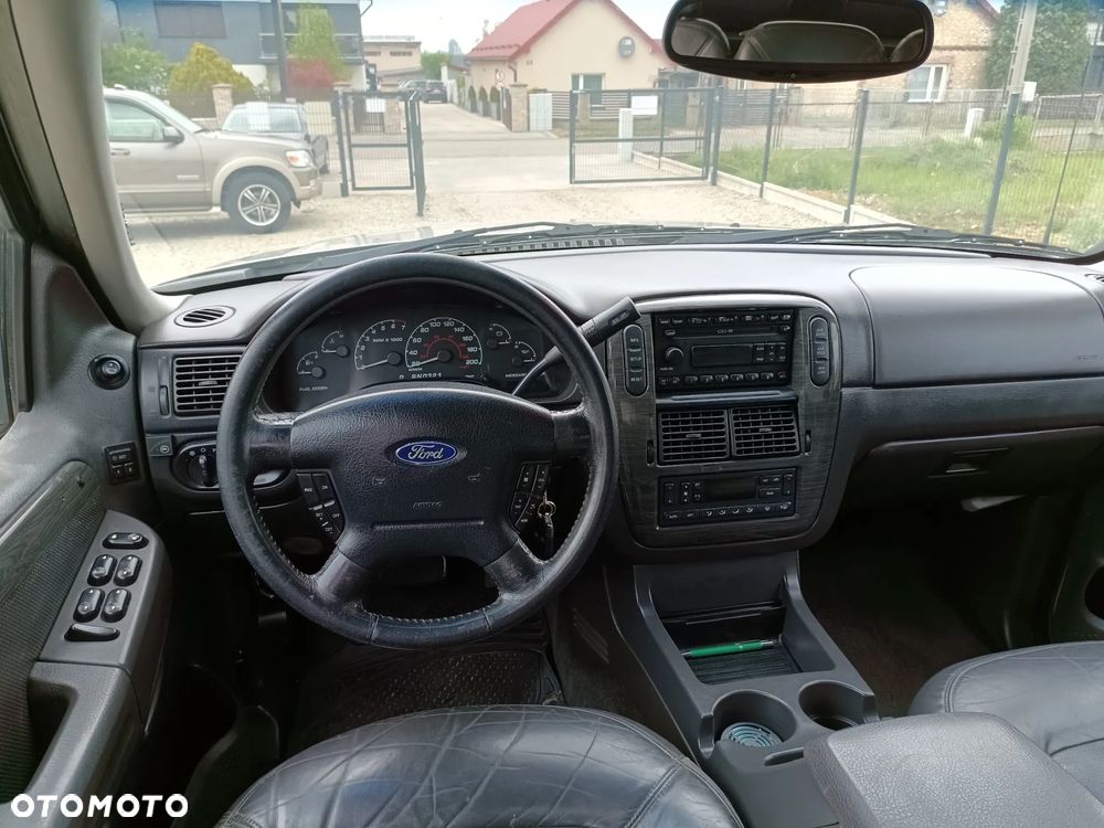 Ford Explorer - 12