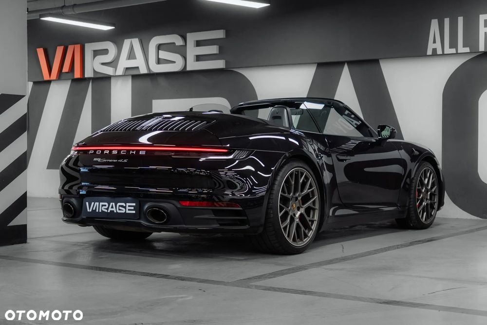 Porsche 911 Carrera 4S - 12