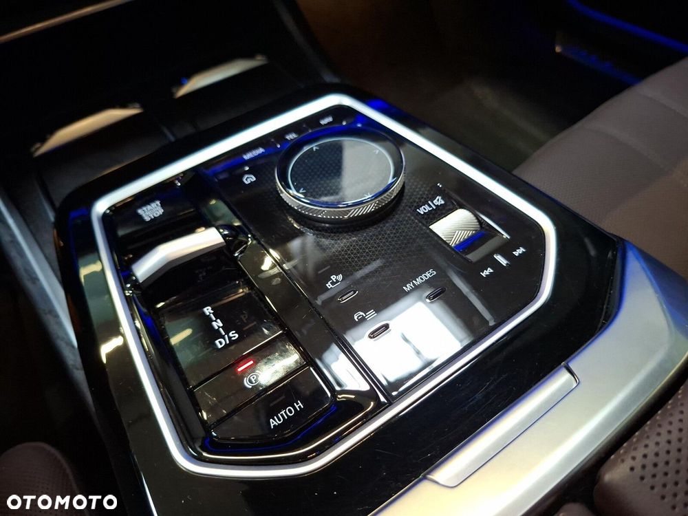 BMW Seria 7 - 17