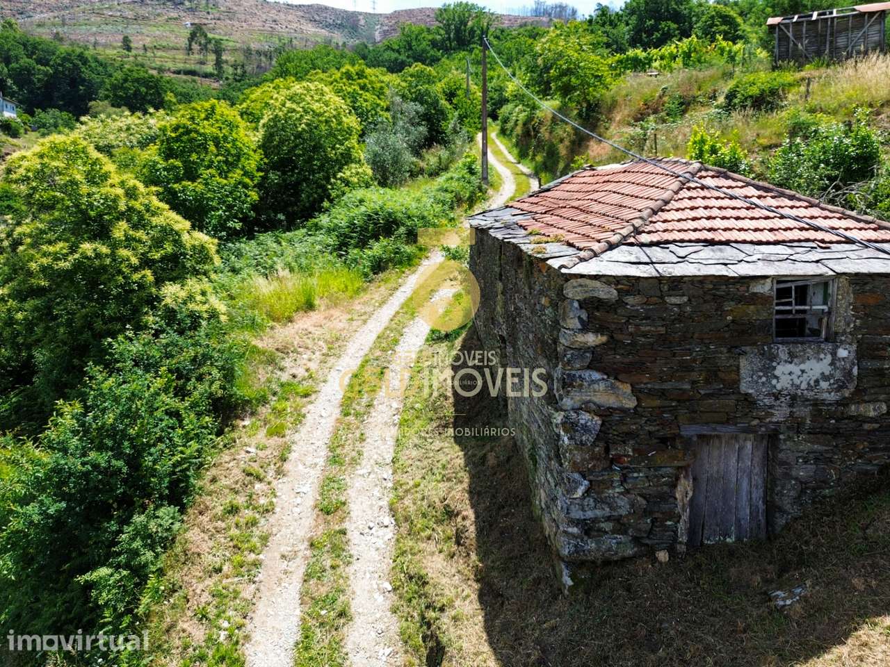 Moradia Devoluta T2 Venda em Real,Castelo de Paiva - Grande imagem: 2/20