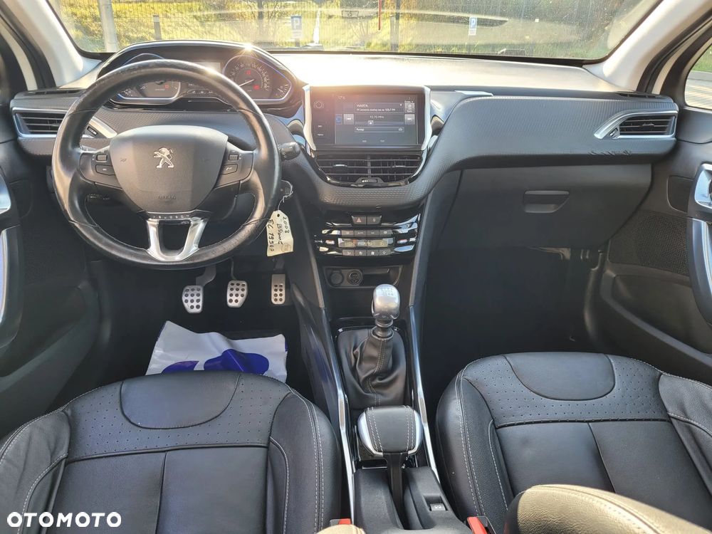 Peugeot 2008 PureTech 130 GPF Stop&Start Signature - 12
