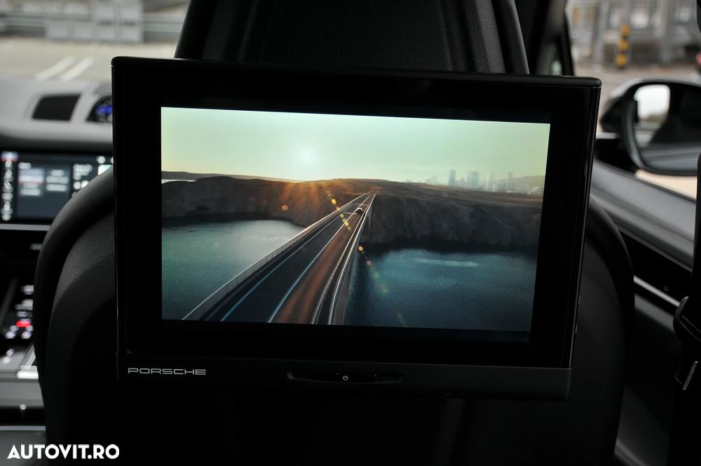 Porsche Cayenne - 35