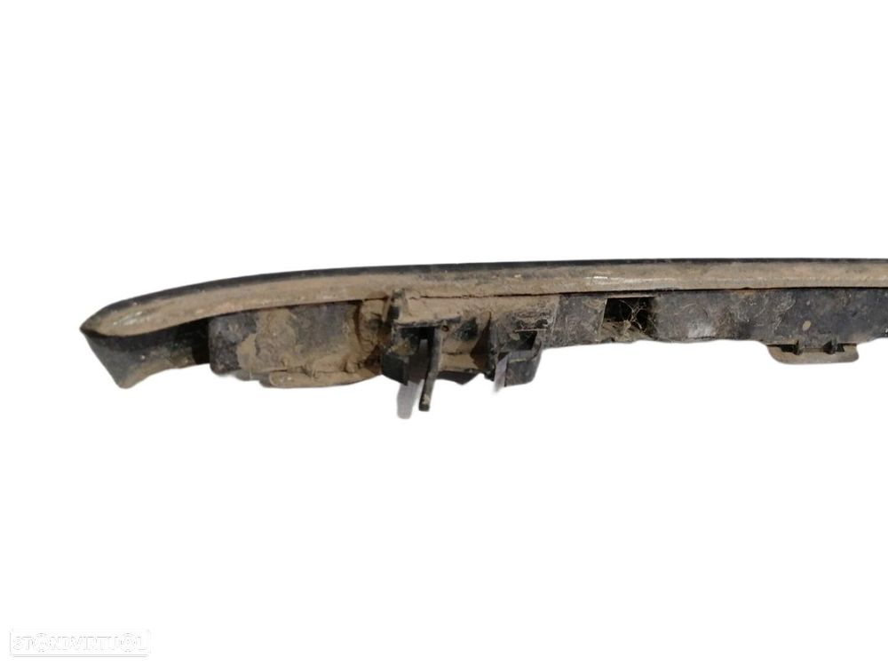 GRELHA FRONTAL VOLKSWAGEN GOLF III 1992 - 8