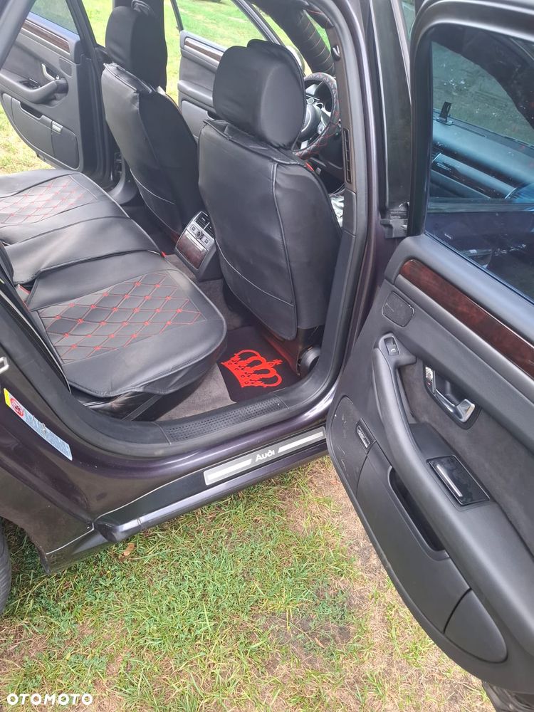 Audi A8 4.2 L Quattro - 22