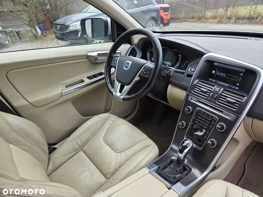 Volvo XC 60 T6 AWD Momentum - 12