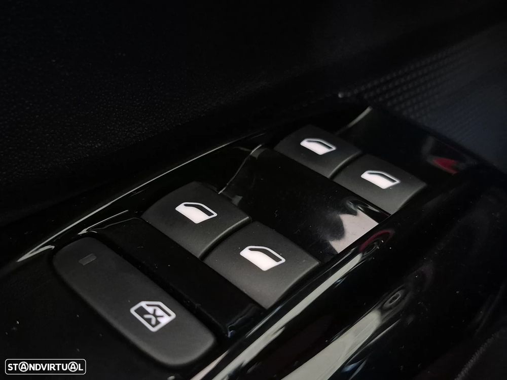 Citroën C3 1.2 PureTech Shine - 14