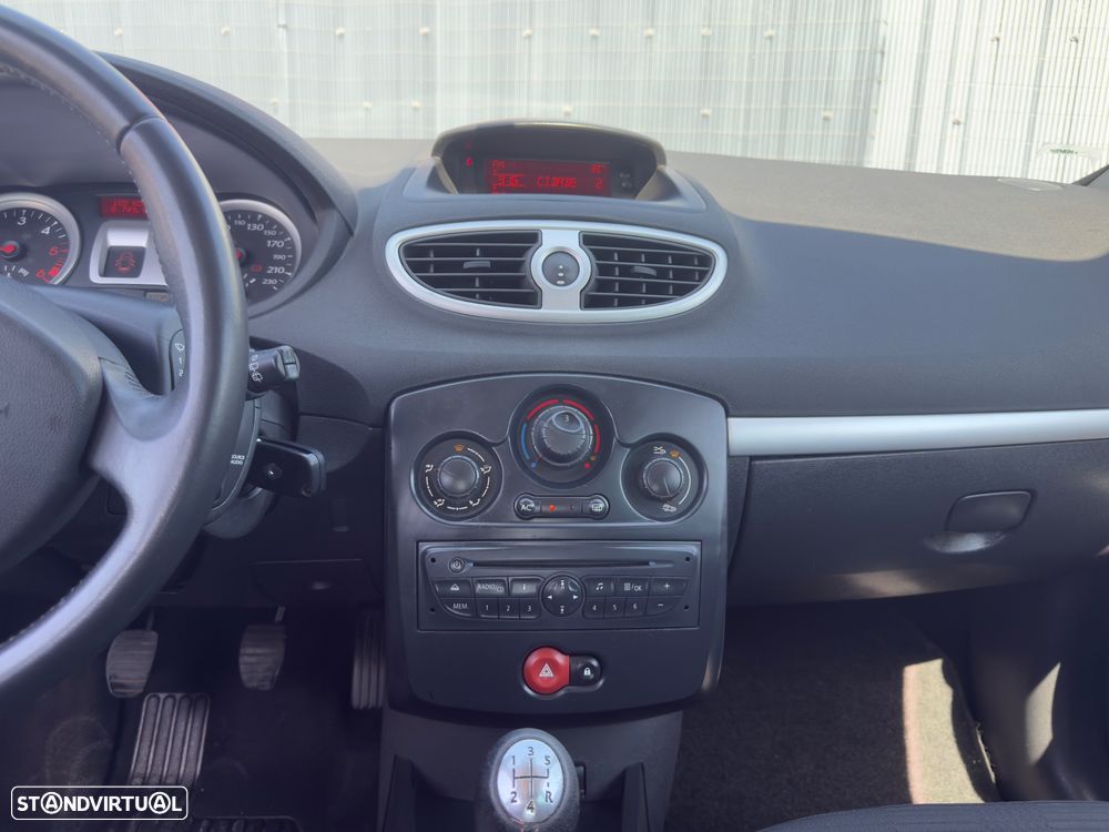 Renault Clio 1.5 dCi Dynamique S - 9