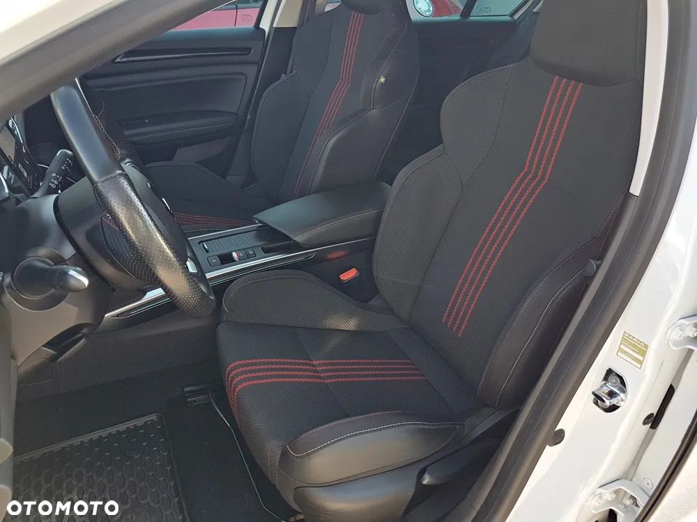 Renault Megane Grandtour TCe 160 GPF EDC R.S LINE - 14