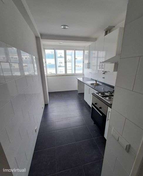 Apartamento T2 remodelado na Quinta do Mendes - Grande imagem: 3/9