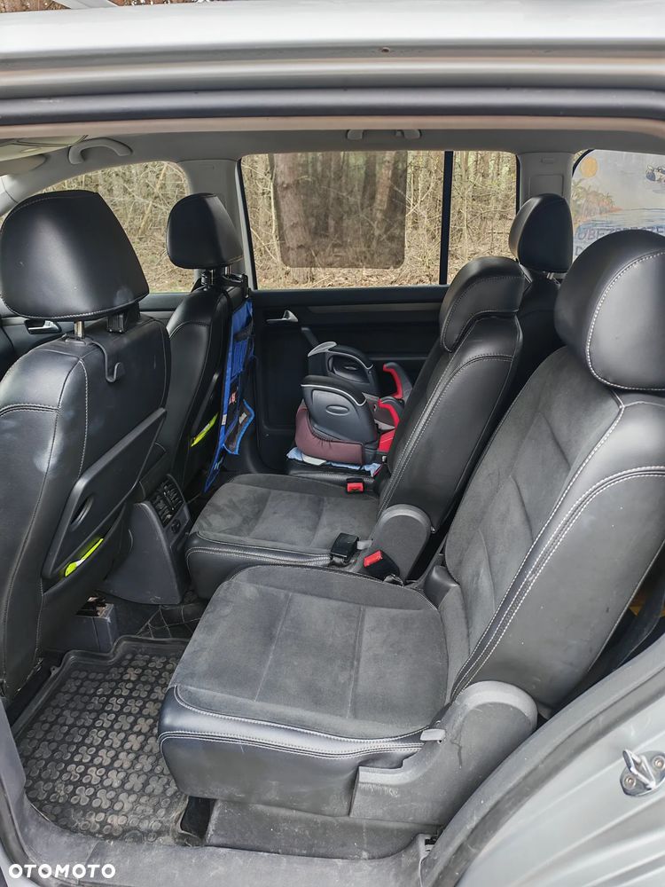 Volkswagen Touran 1.9 TDI Highline - 14