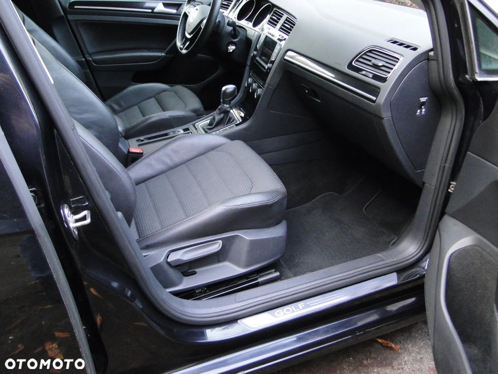 Volkswagen Golf 2.0 TDI SCR DSG R-Line - 16