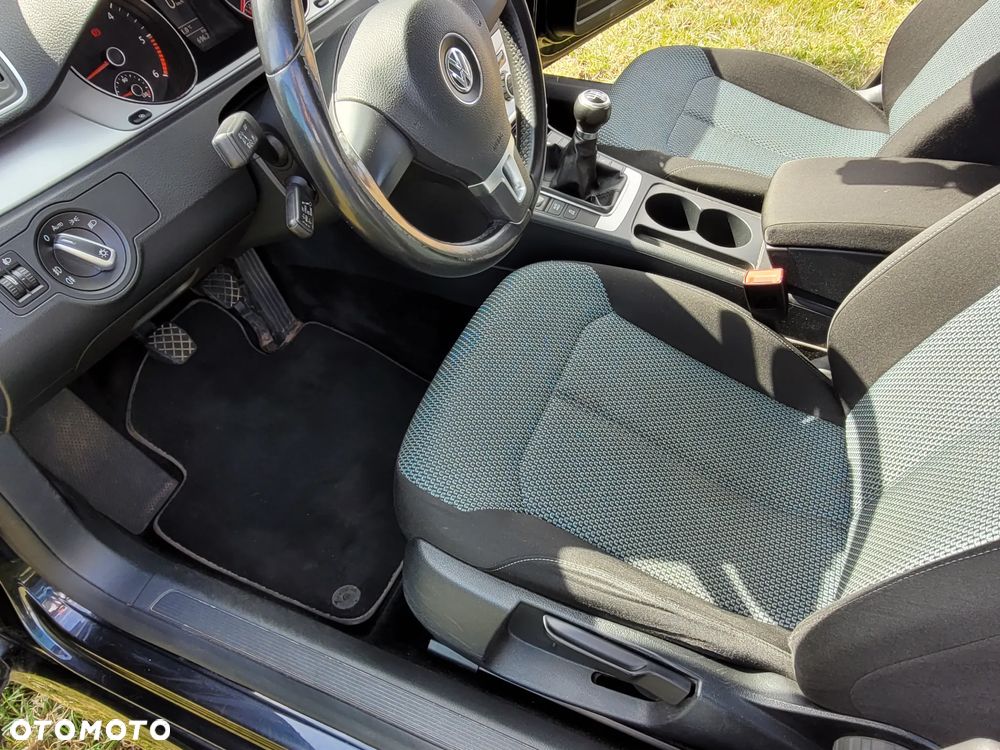 Volkswagen Passat 1.6 TDI BlueMotion - 16