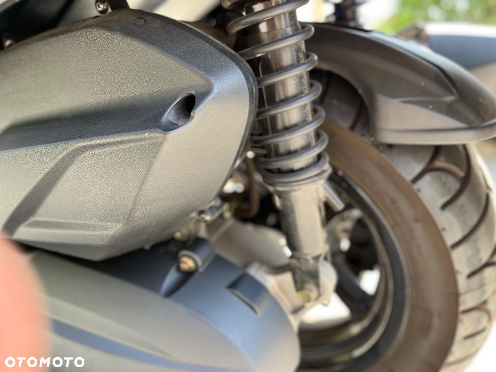 Kymco Downtown - 13