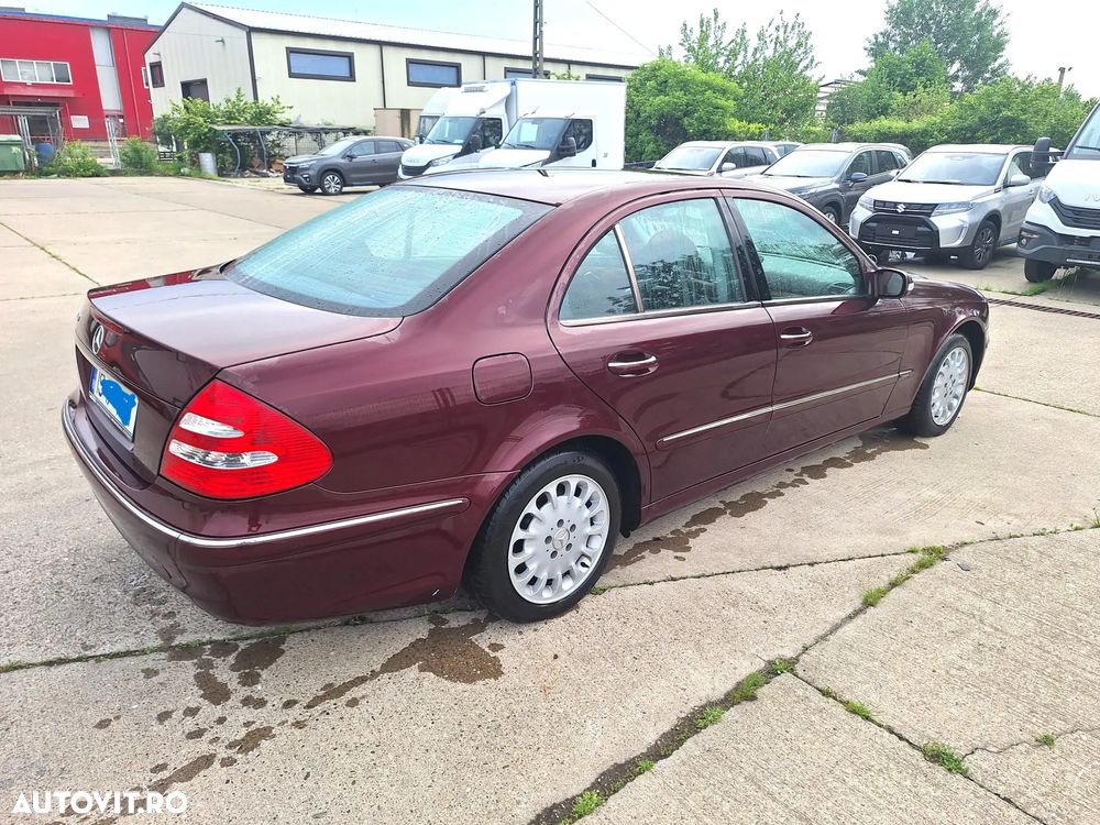 Mercedes-Benz E - 12