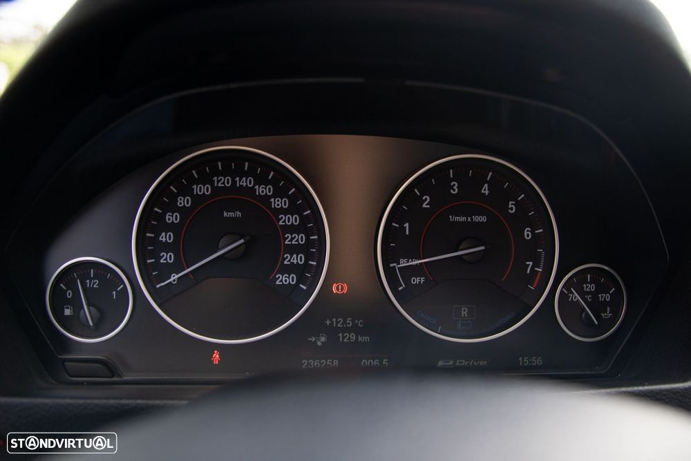 BMW 330 e iPerformance Line Sport - 34