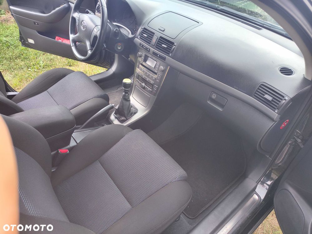 Toyota Avensis - 5