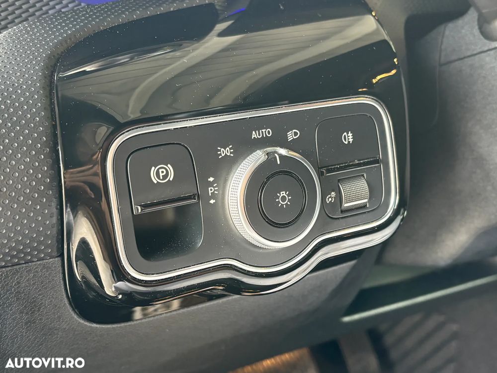 Mercedes-Benz A 180 d 7G-DCT - 18