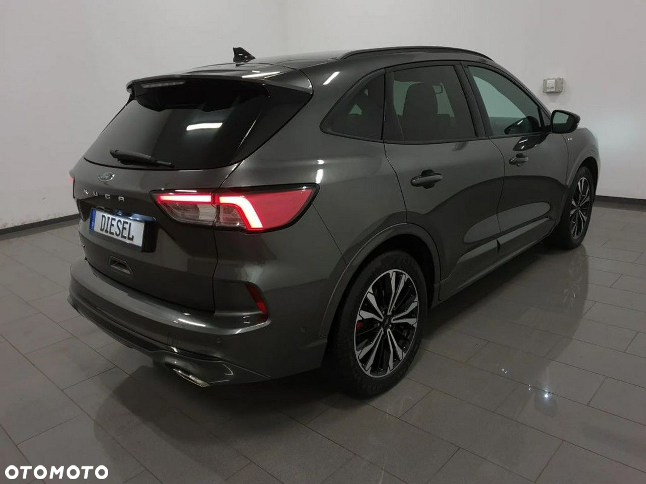 Ford Kuga 2.0 EcoBlue 4x4 ST-LINE X - 4