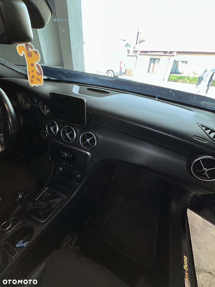 Mercedes-Benz Klasa A 180 d AMG Line - 12