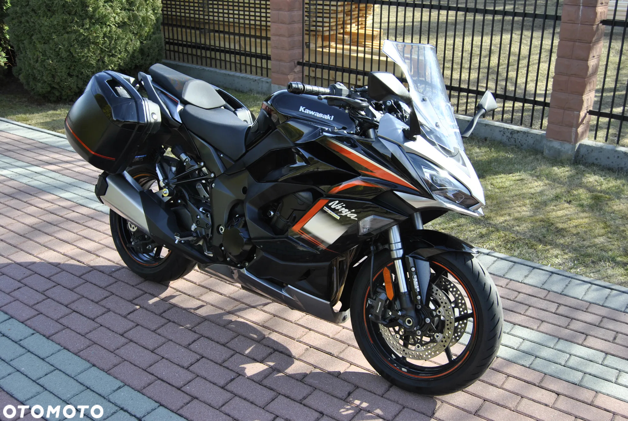 Kawasaki Ninja 1000 SX - 2