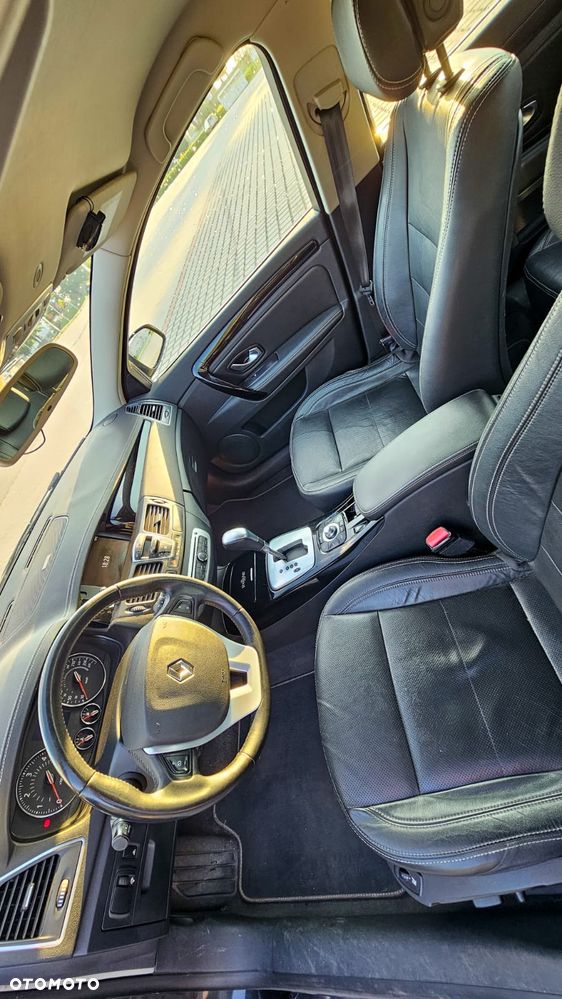 Renault Laguna dCi 110 FAP EDC Paris - 14