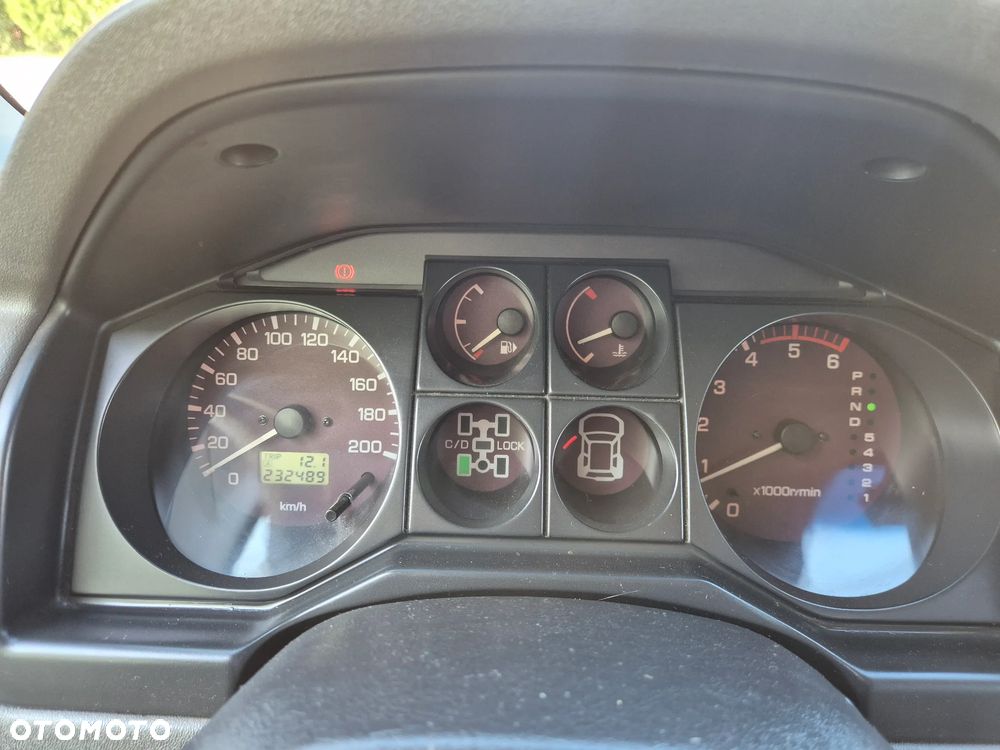 Mitsubishi Pajero - 16