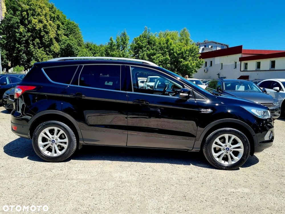 Ford Kuga 1.5 EcoBoost 2x4 Titanium - 4