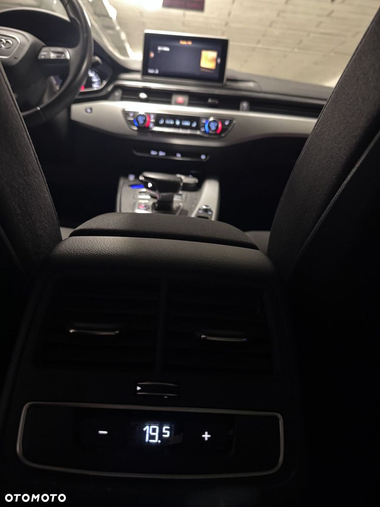 Audi A4 Limousine - 20