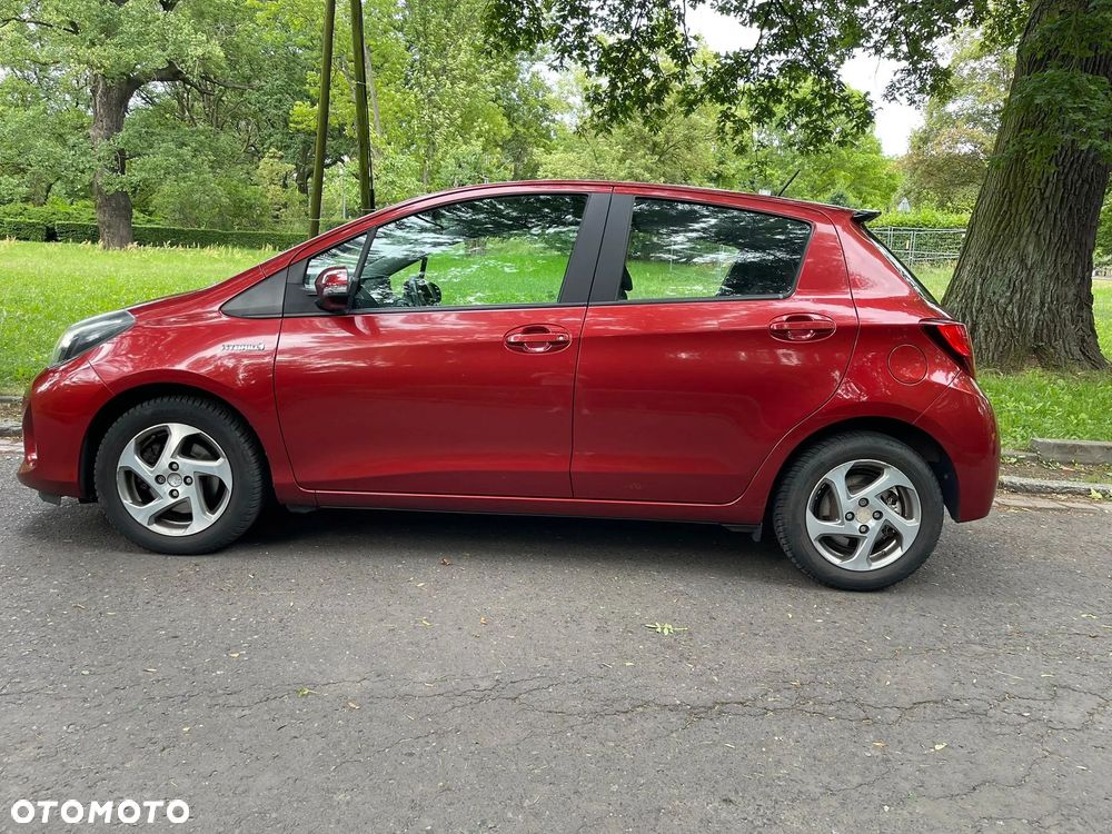 Toyota Yaris Hybrid 100 Premium EU6 - 7