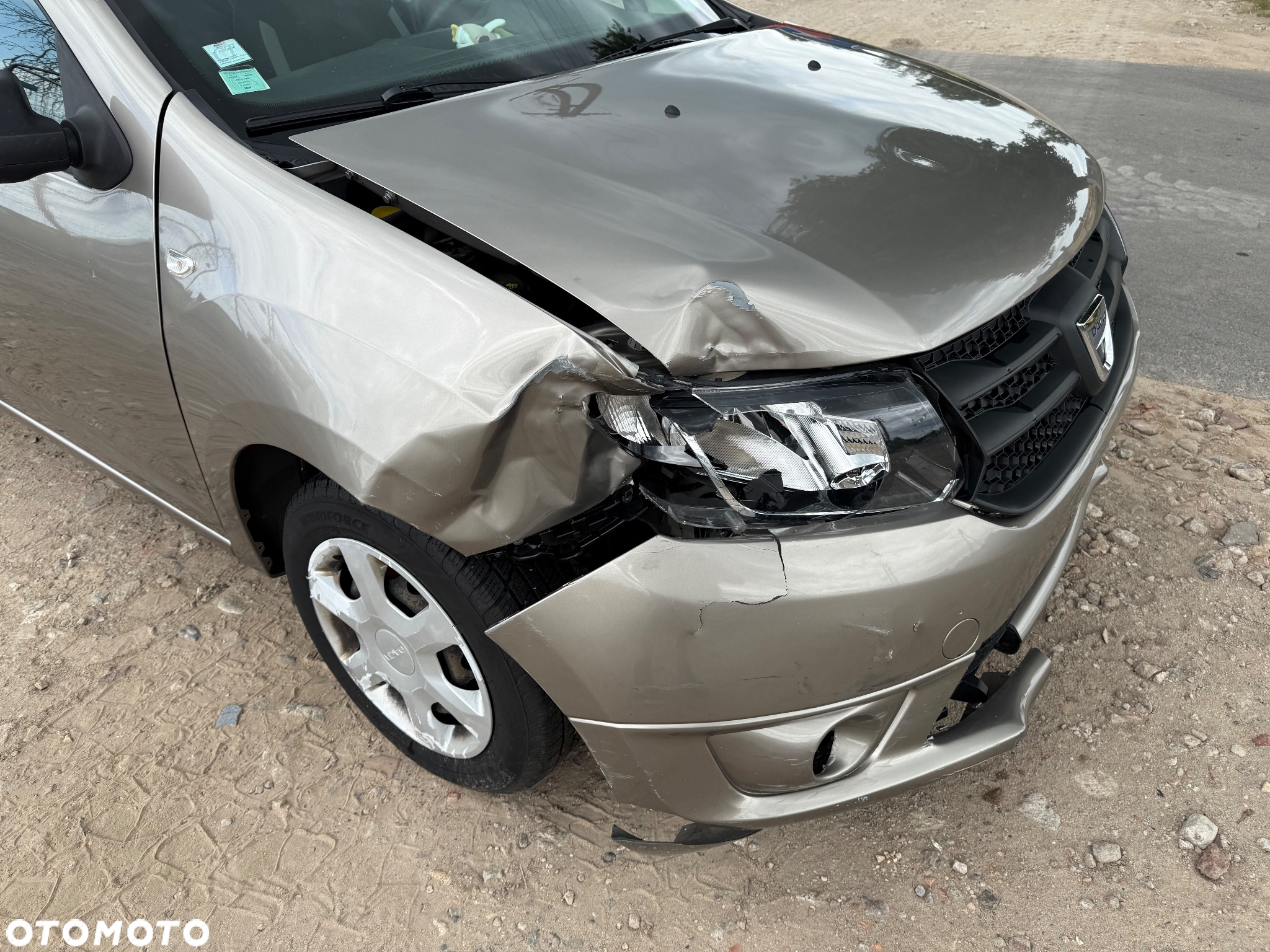Dacia Sandero 1.2 16V 75 Laureate - 13