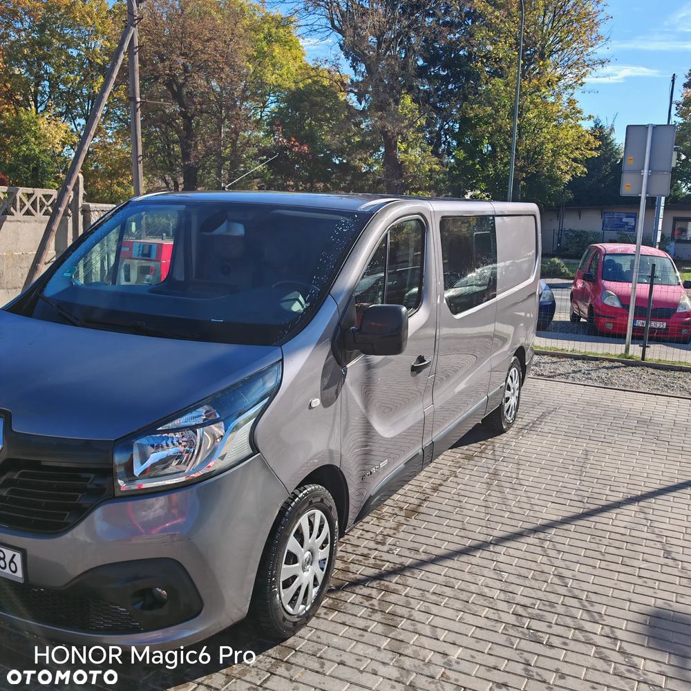 Renault Trafic 2015 photo 2