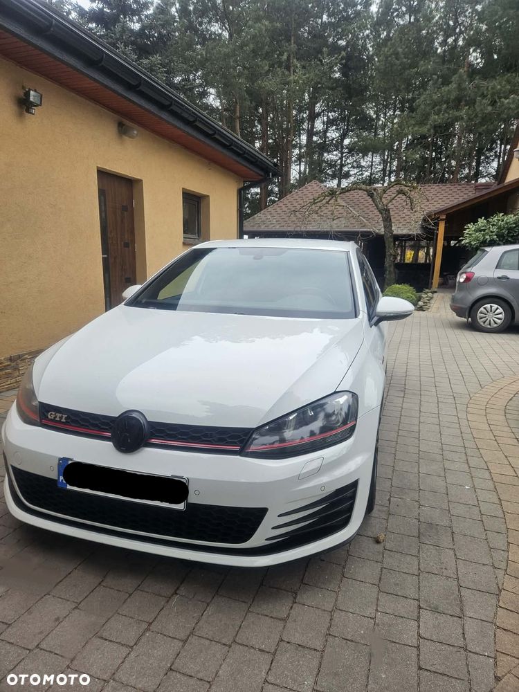 Volkswagen Golf - 3