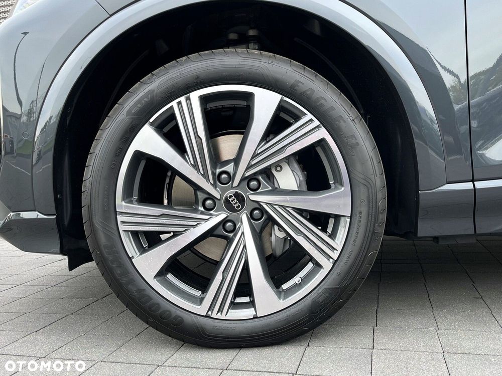 Audi Q6 e-tron - 18