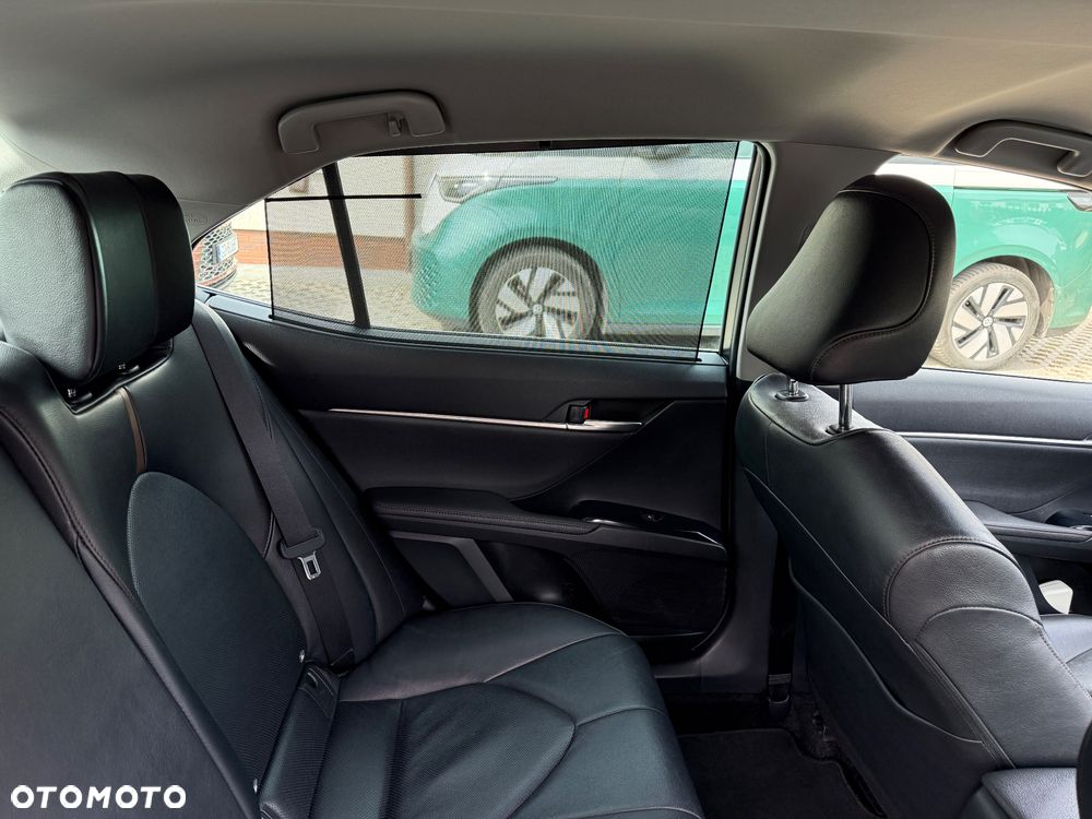 Toyota Camry - 14