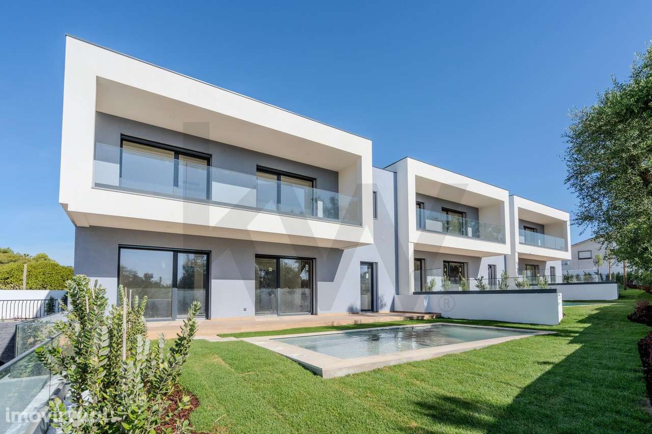 Moradia T4 em Condomínio Privado em Cascais com jardim e piscina priva - Grande imagem: 2/42