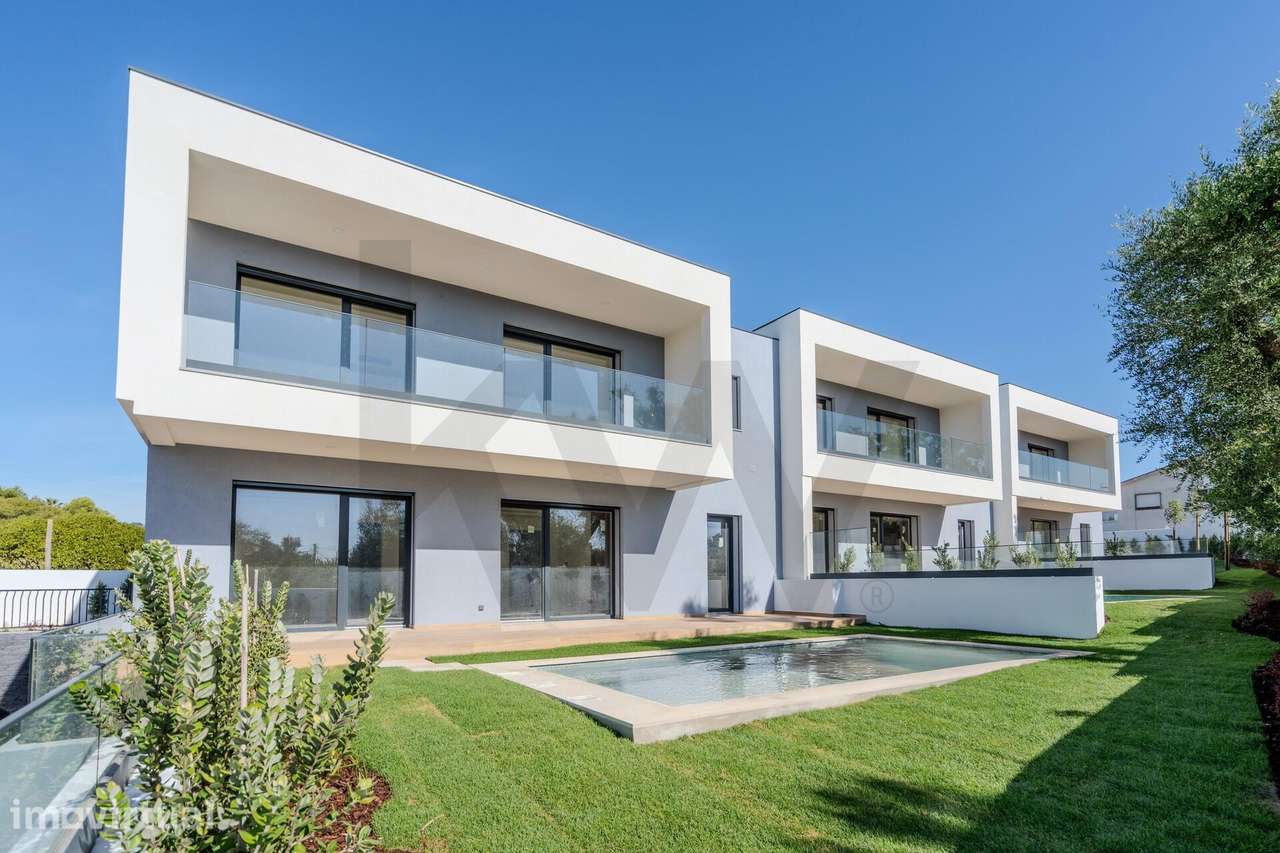 Moradia T4 em Condomínio Privado em Cascais com jardim e piscina priva - Grande imagem: 2/42
