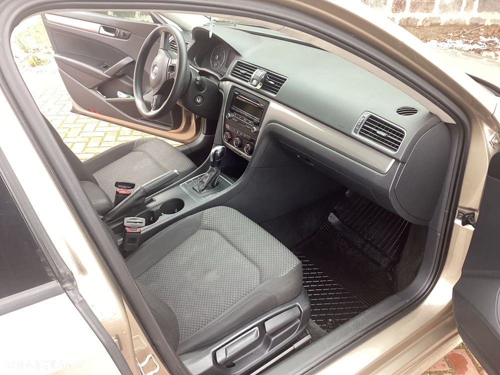 Volkswagen Passat - 15