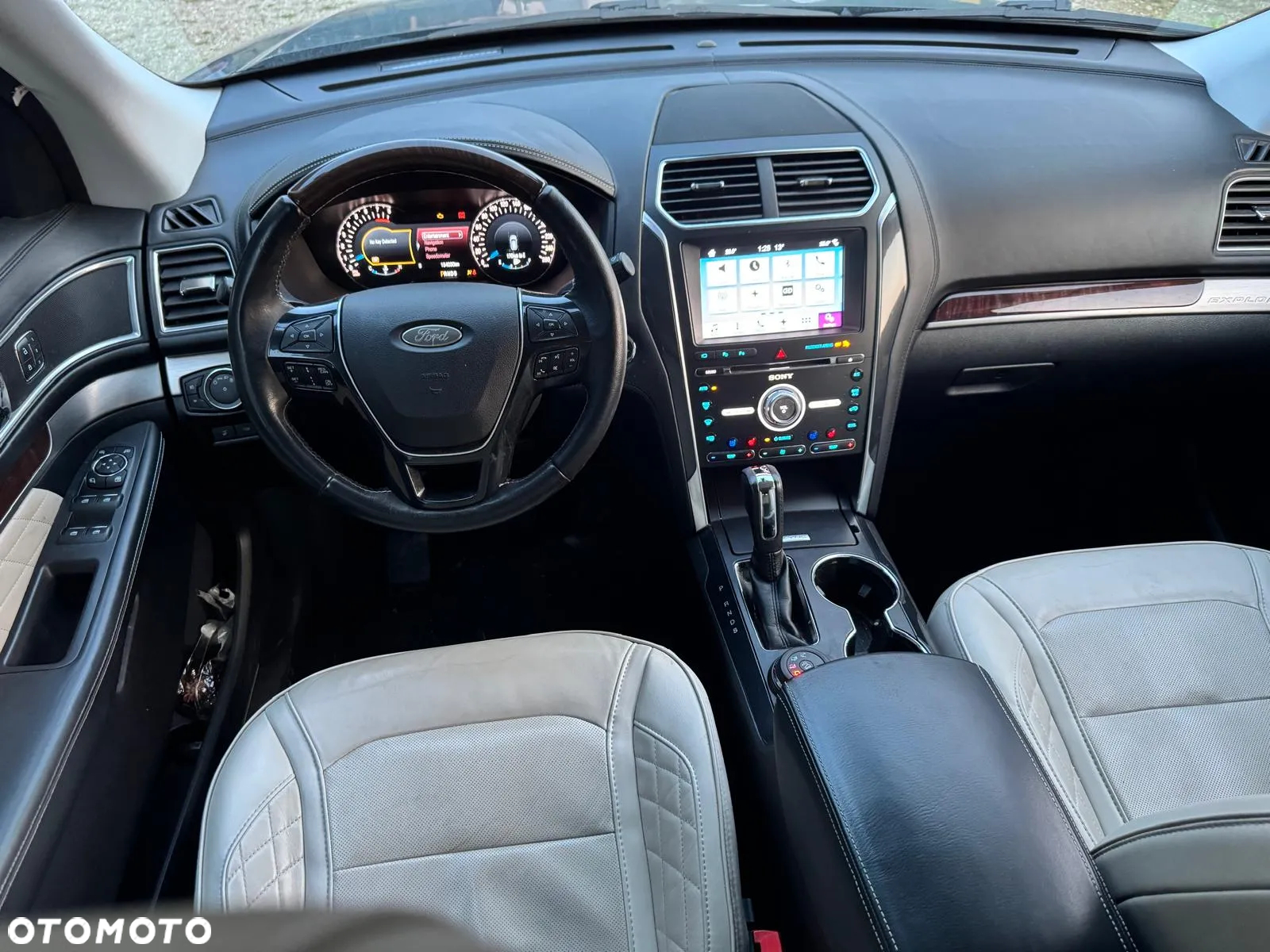 Ford Explorer EcoBoost Plug-in Hybrid ST-LINE - 23